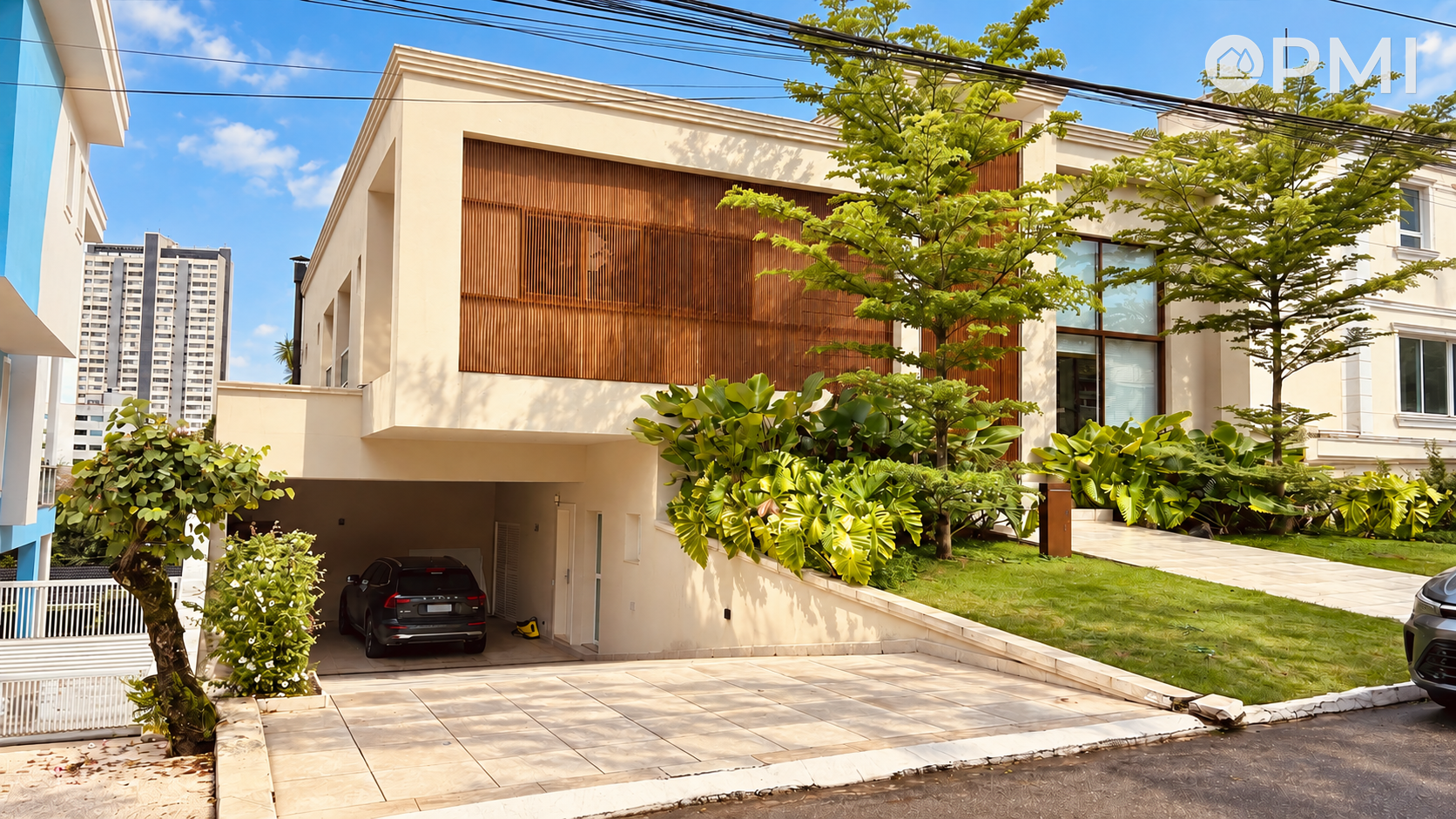 Linda Casa moderna e reformada de 480m² com 5 suítes no Residencial Melville - foto 2