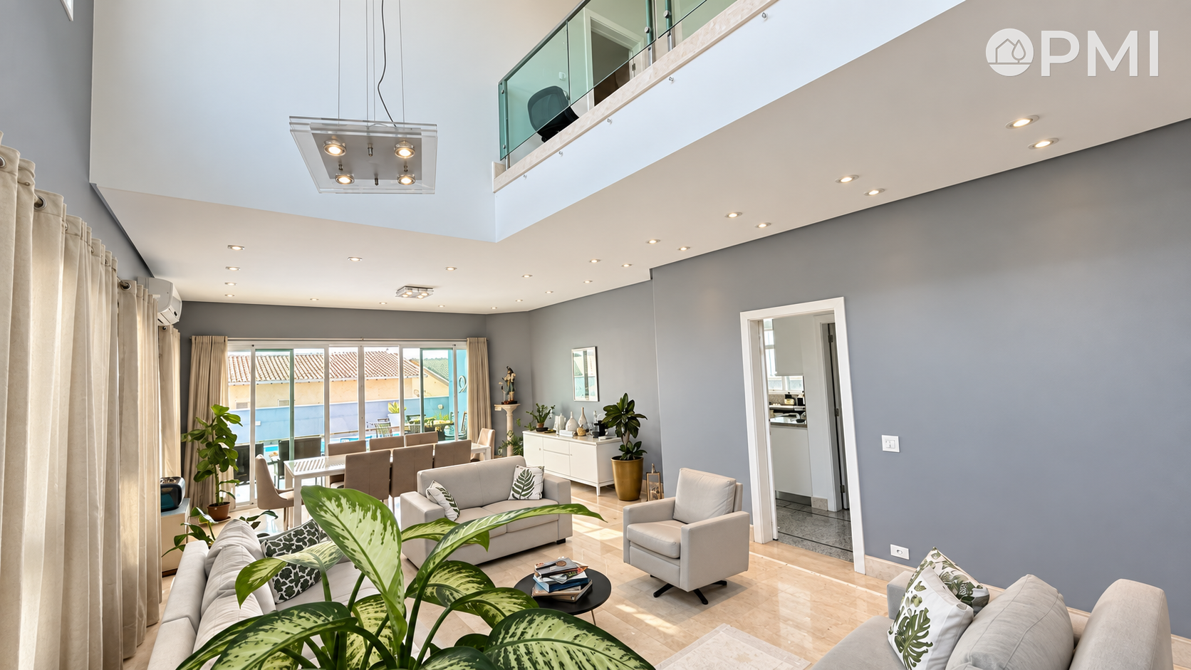 Casa de 350m² com 4 suítes e piscina aquecida no Alphaville 9 - foto 3